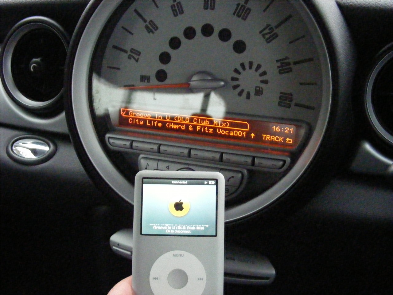 BMW Mini iPhone cable