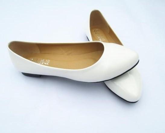 pointed toe flat pumps