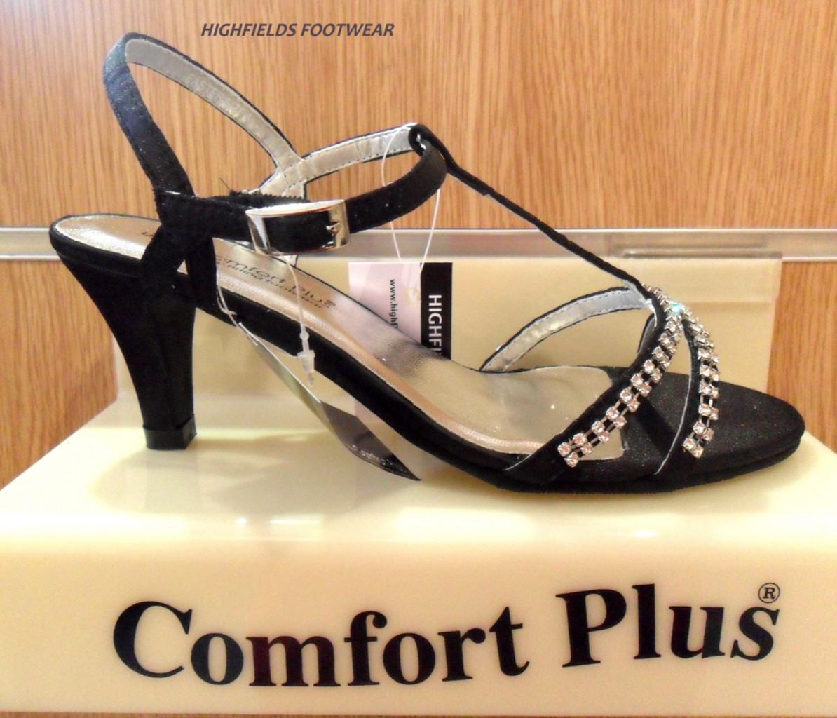 evening sandals for wide feet