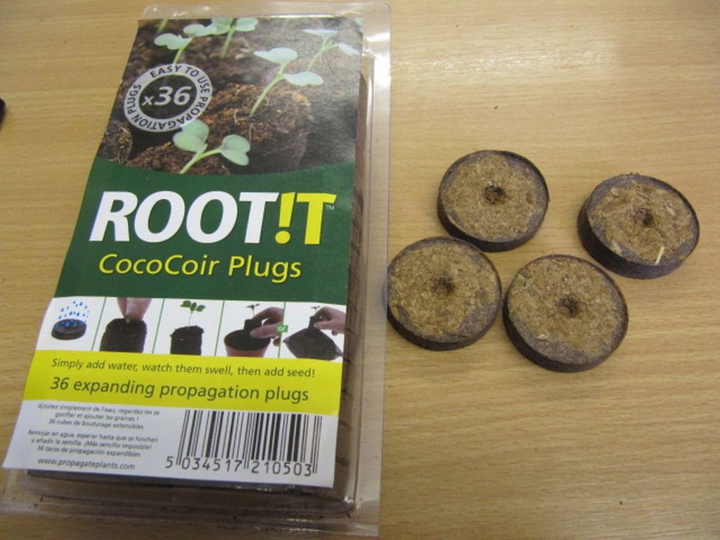 Root It Coco Coir Plugs. 36 Expanding Propagation Plugs