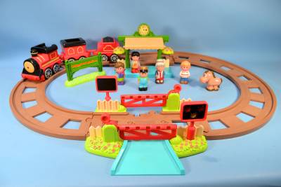 elc train track extension