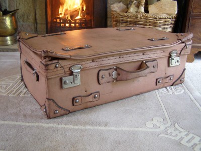 Vintage Leather Trunk on Antique Vintage John Pound   Co  Leather Suitcase Trunk   Ebay