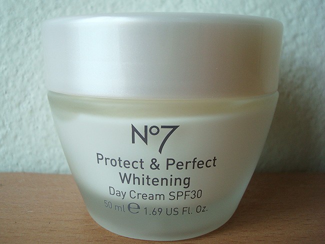 Boots No7 Protect Amp Perfect Whitening Day Cream 50 Ml | eBay