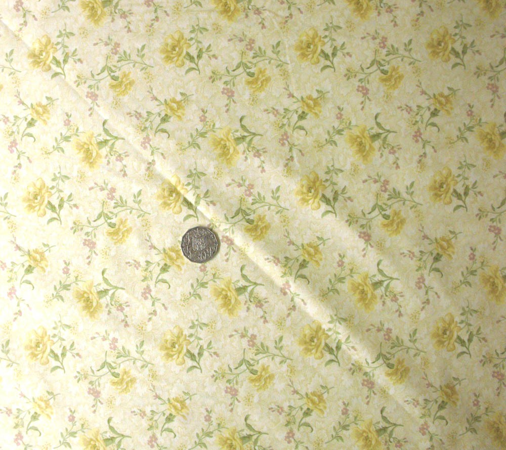 COUNTRY QUILTING FABRIC Daphne Yellow Roses Floral Fat Quarter