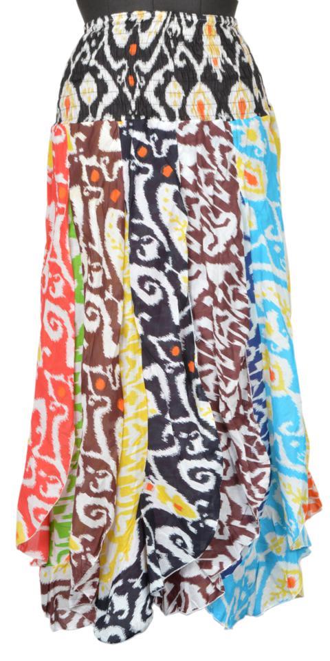 The advantage of this skirt is that it can be accessorised with