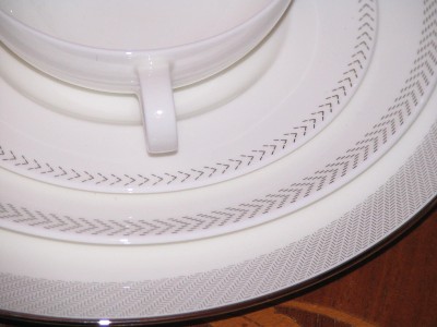 CALVIN KLEIN HERRINGBONE PLATINUM 62PC CHINA SET NEW
