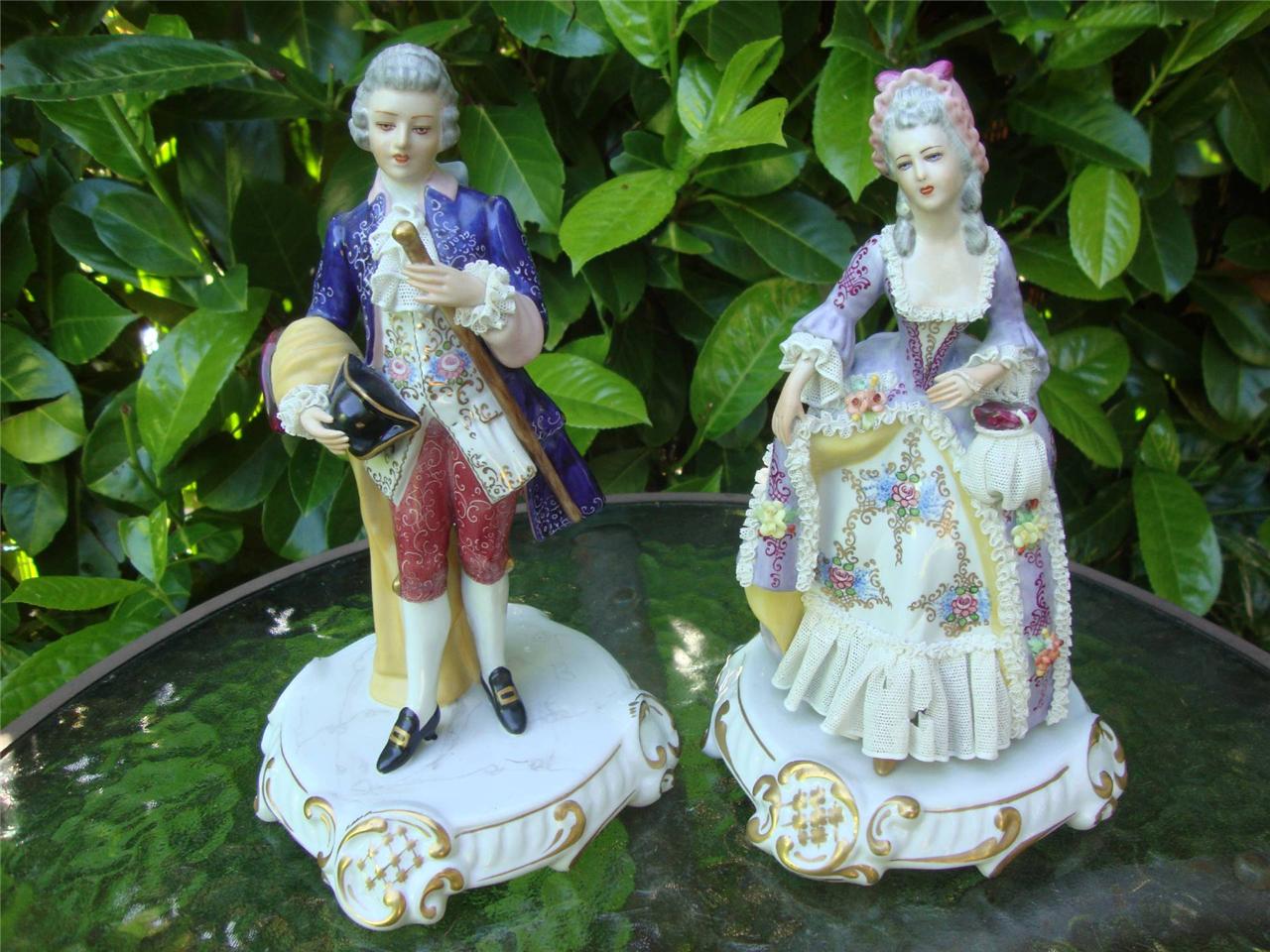 LOVELY PAIR PORCELAIN CAPODIMONTE FIGURES OF LADY AND GENT DRESDEN LACE - Afbeelding 1 van 1