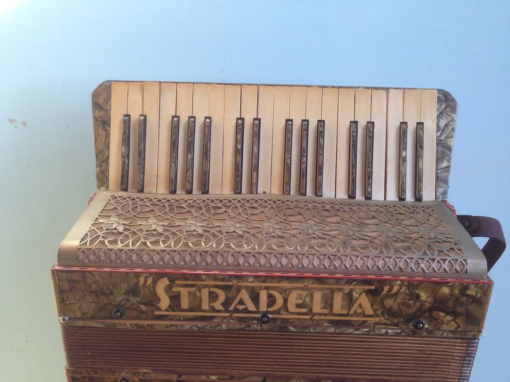 ORIGINAL ANTIQUE ACCORDION STRADELLA eBay