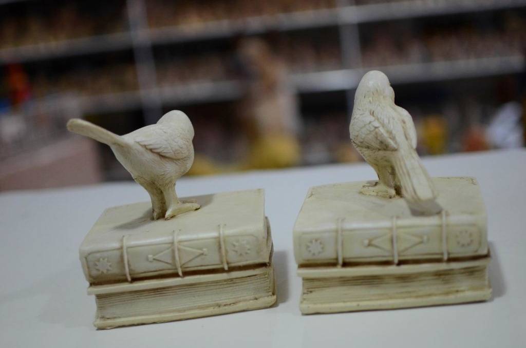 Pair of Decorative Resin Bird Figurine Bookends Book Ends Home Decor eBay