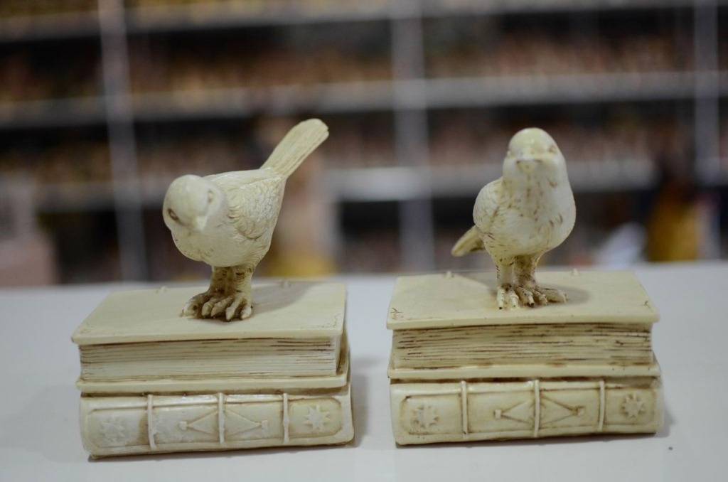 Pair of Decorative Resin Bird Figurine Bookends Book Ends Home Decor eBay