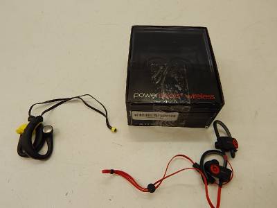 Mixed Lot 2 Jabra Sport Power Beats 2 B0516