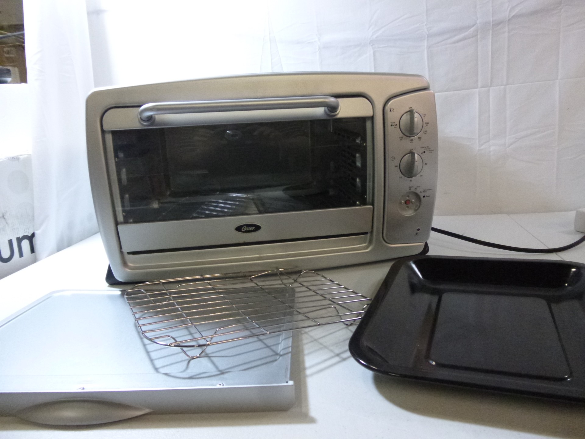 Oster 6056 6Slice Extra Capacity Toaster/Convection Oven, Silver, broken knob