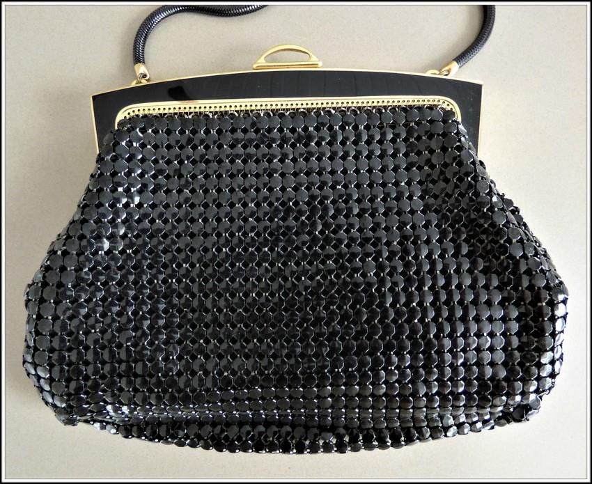 VINTAGE 80s glomesh BLACK MESH CHAINLINK EVENING BAG handbag clutch w