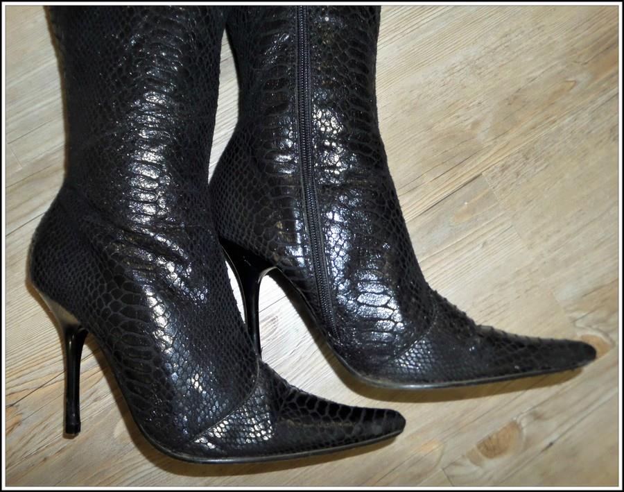 black boots with snakeskin heel