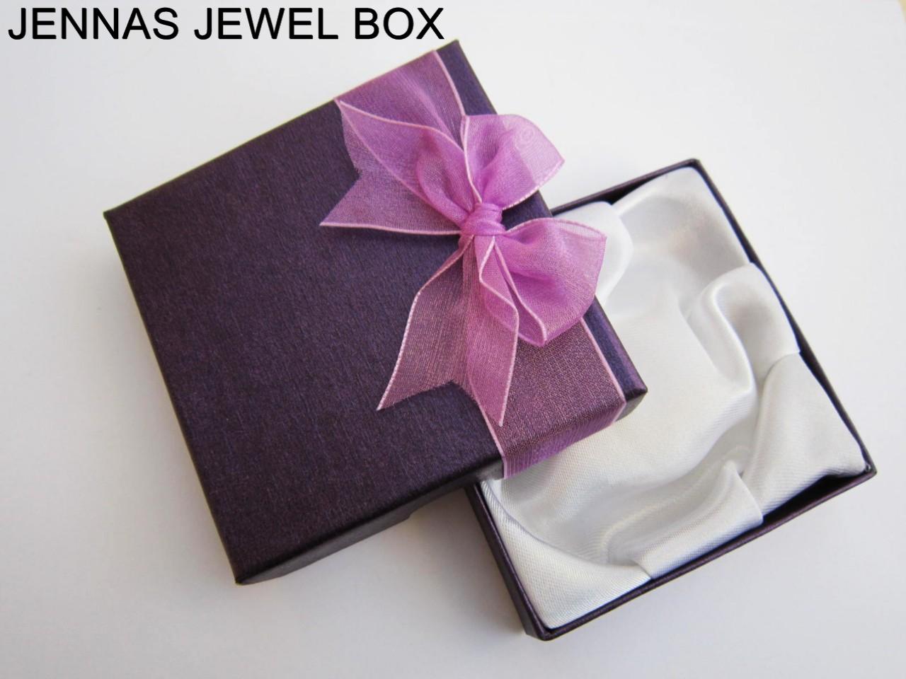 gift box for bracelet/ bangle in 2 colours (satin