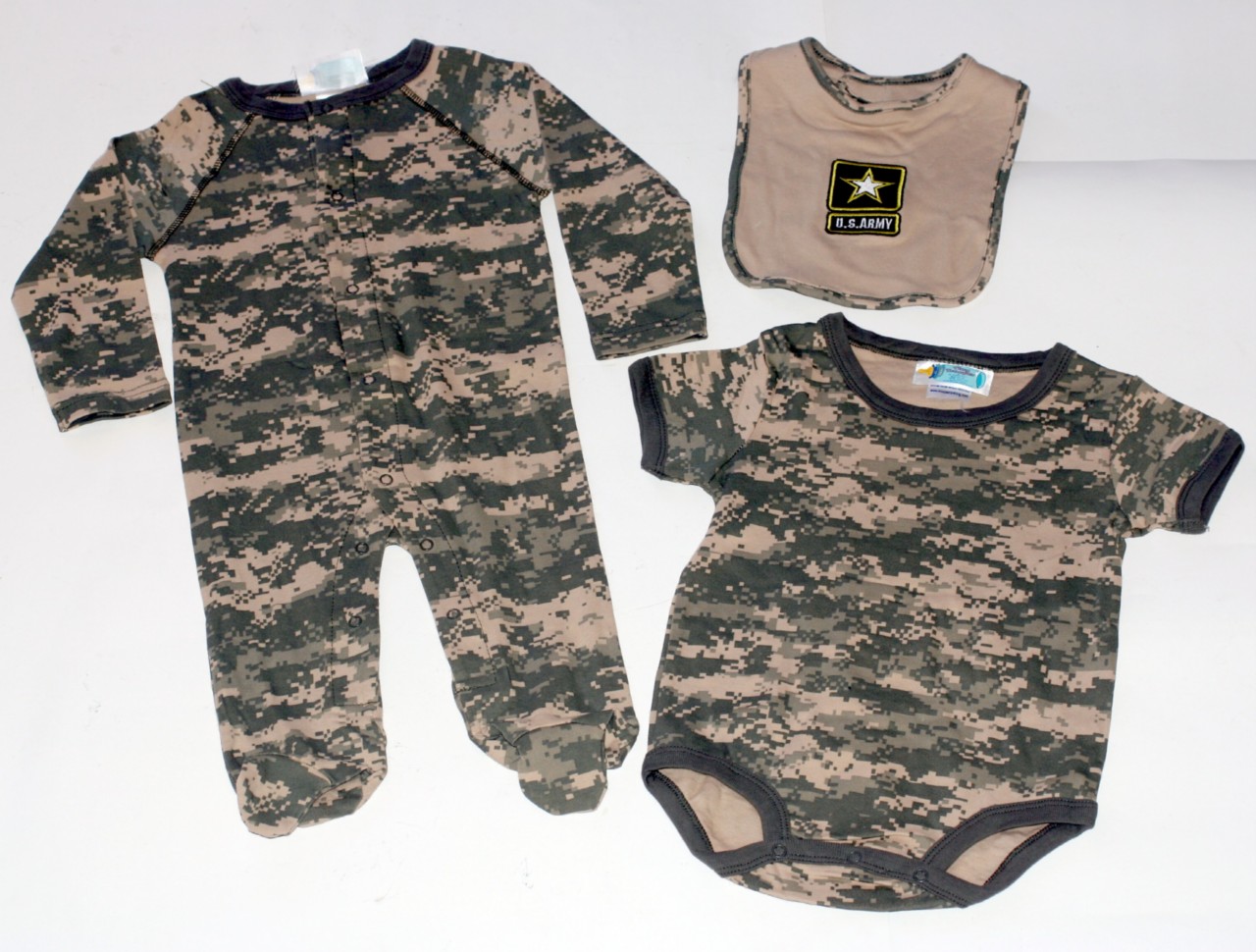 US Army Baby Infant Toddler Digital Camouflage Onesie Bodysuit Crawler