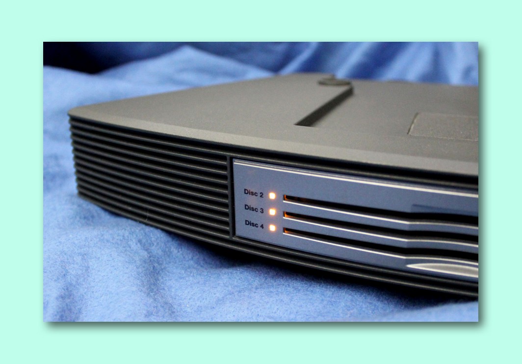 Bose MultiDisc 3 Disc CD Changer w/ remote for Wave Radio/CD Players