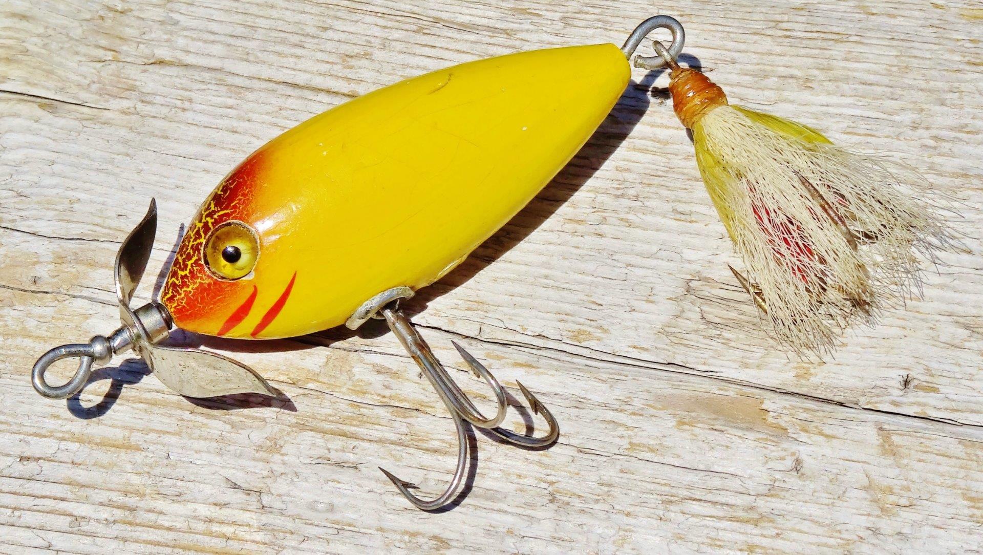 RARE SIENNA CRACKLE 1908 Heddon 402 Dowagiac WOOD Surface BUCKTAIL