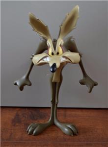 wile e coyote statue