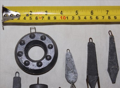 Lot of 21 Vintage lead Fishing weights - over 3kg - Rings, Grippers etc ...