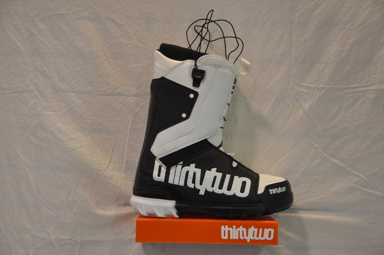 new-mens-ThirtyTwo-Lashed-Fast-Track-Boots-snowboard-32-snow-board-FT-blackwhite