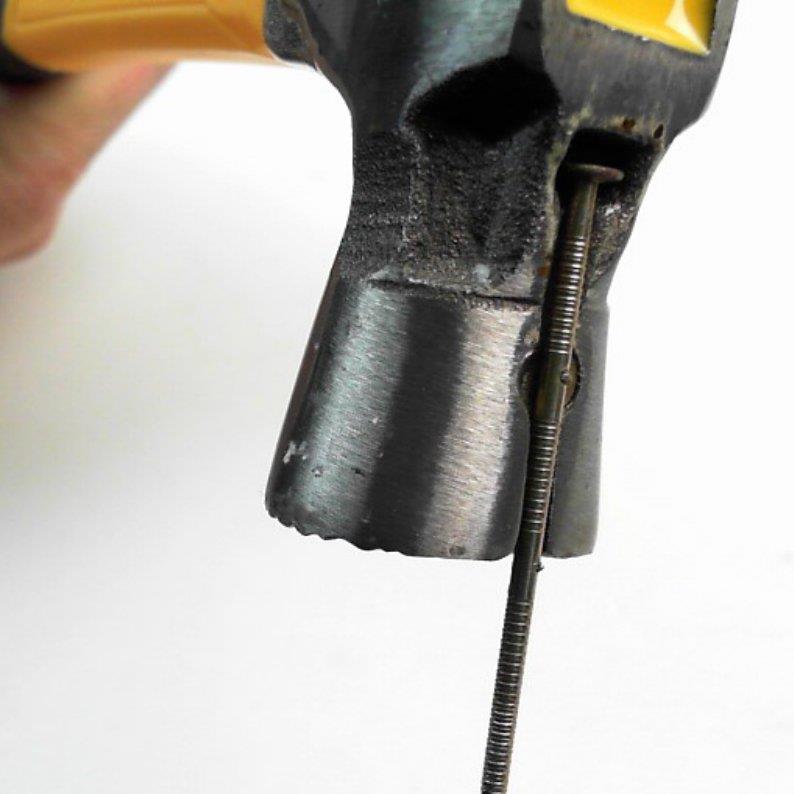 INGCO 16OZ CLAW HAMMER BRITISH TYPE NAIL HOLDER FIBREGLASS