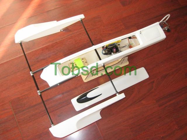 28'' White Poseidon ARTR  FibreGlass Outrigger Hydroplane Hydro Rigger Rc Boat