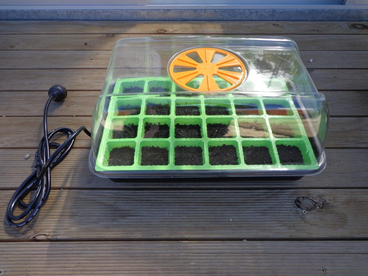 HEATED ELECTRIC PROPAGATOR MINI GREENHOUSE HOTHOUSE SEEDS SEEDLINGS PLANTS