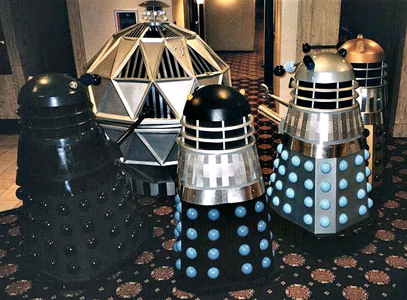 ORIGINAL BLACKPOOL DR WHO EXHIBITION FULL LIFE SIZE MECHANOID ROBOT