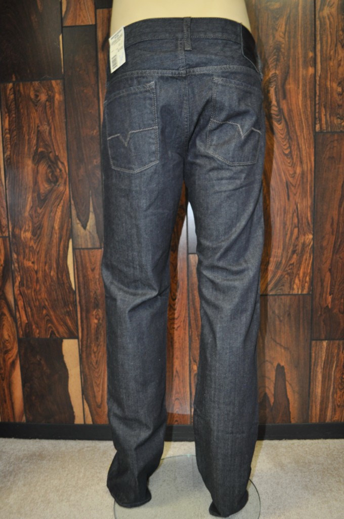 NEW WITH TAGS GUESS LINCOLN SLIM STRAIGHT RINSE WASH PREMIUM JEANS FOR MEN