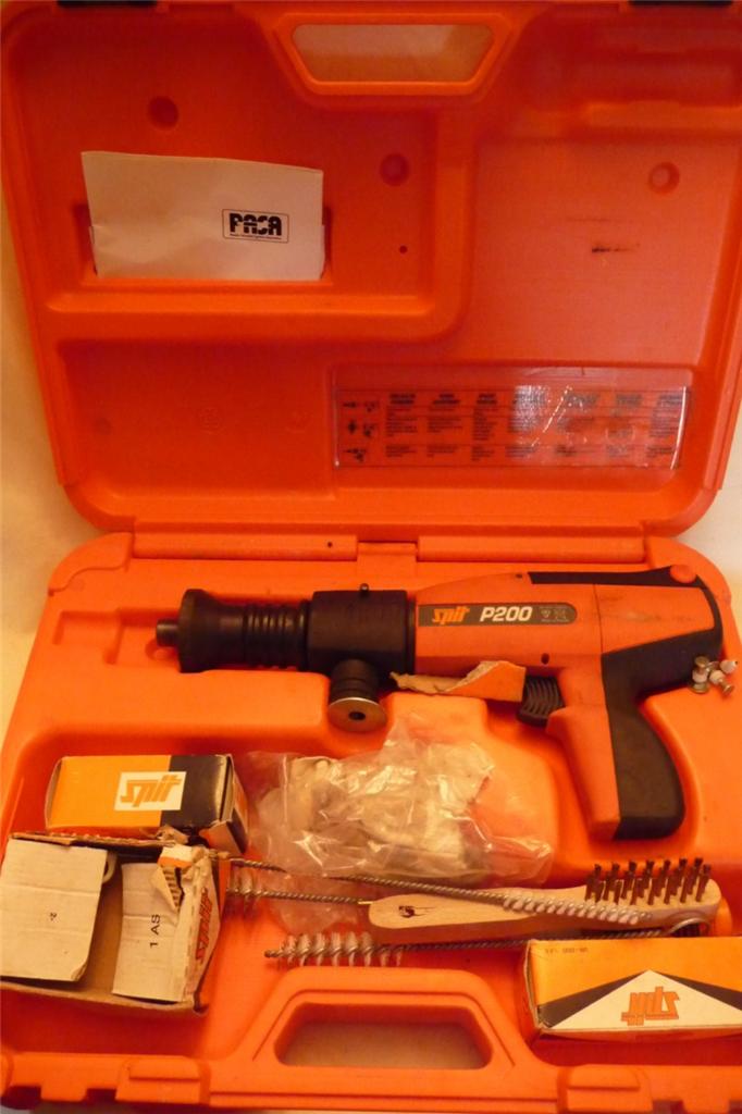 SPIT P200 MASONARY NAIL GUN + CASE + CARTRIDGES EXCELLENT HAD LIGHT