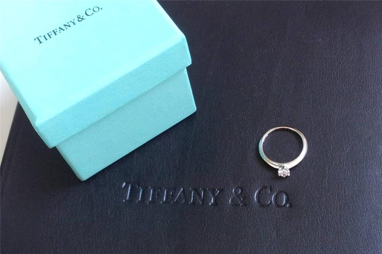 pre-owned Tiffany \u0026 Co. Engagement Ring 