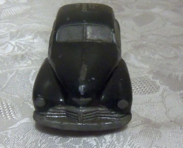 METAL TOY CAR - ELECTRIC AND MODEL TRAIN SALE. VINTAGE TOYS AND