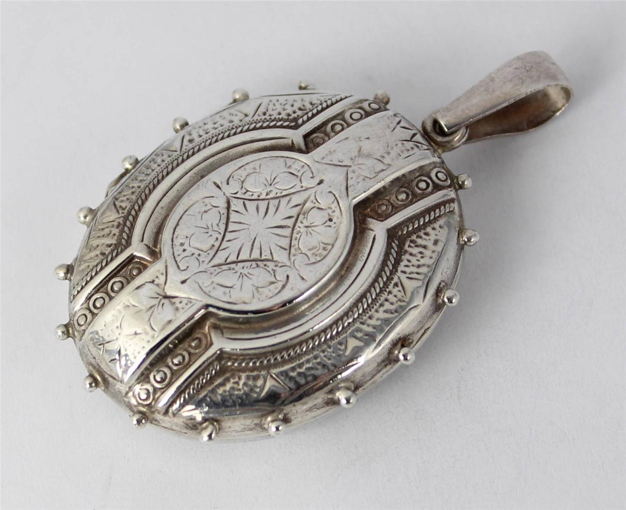Ladies locket design clearance