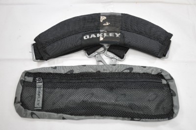 Oakley Computer on Oakley Computer Bag 2 0 Messenger Style Black Holds 15 Laptop Oak1