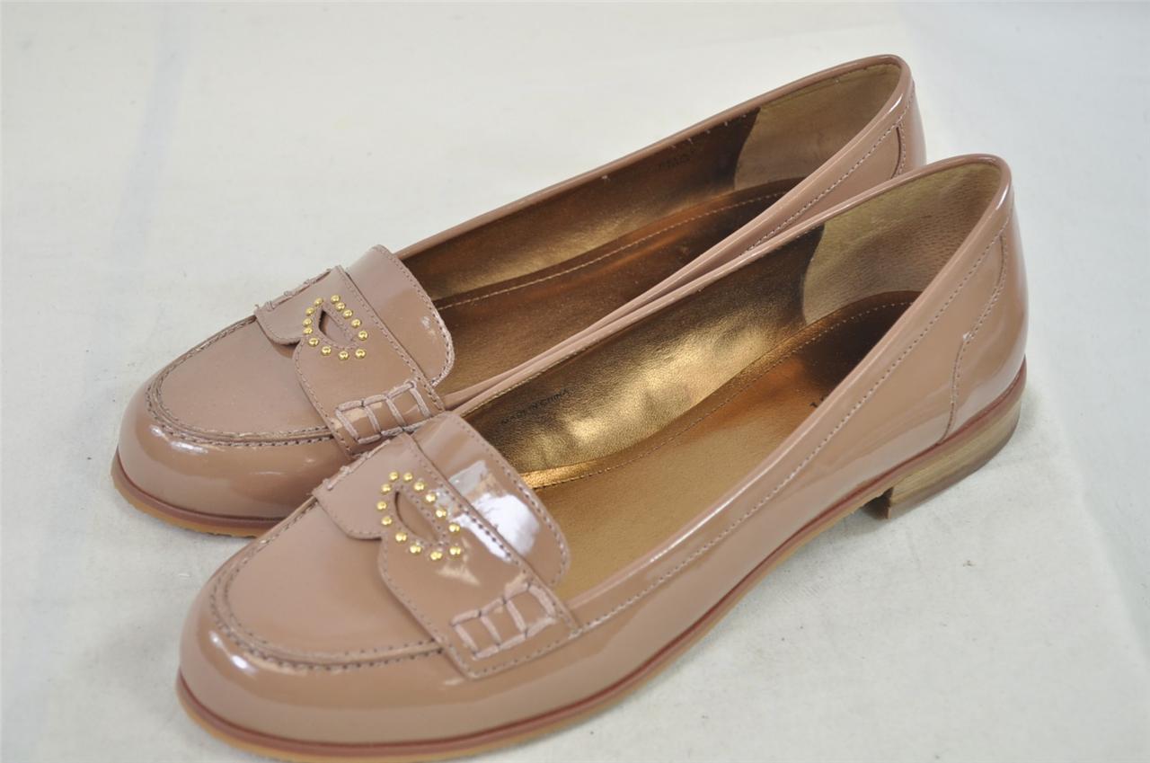 nude patent flat
