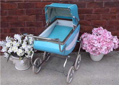 Vintage decorative metal carriage Vintage decorative metal carriage there are