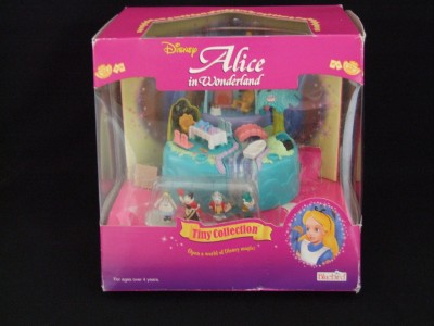 disney alice in wonderland playset