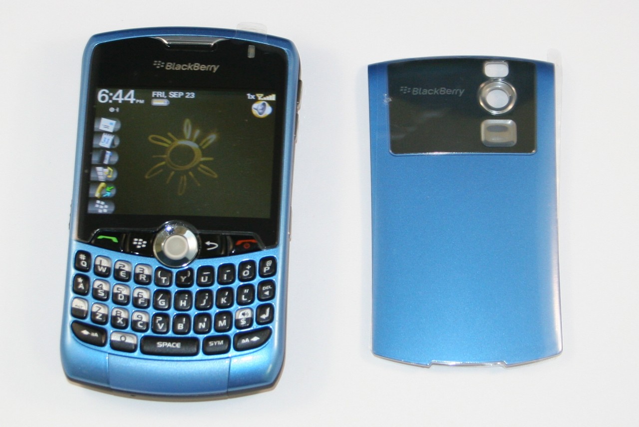 Sprint Blackberry 8330 Curve phone (no contract required) 9 colors. 30