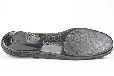 Alfani Muse Black Flats Mis Size Right Shoe 8