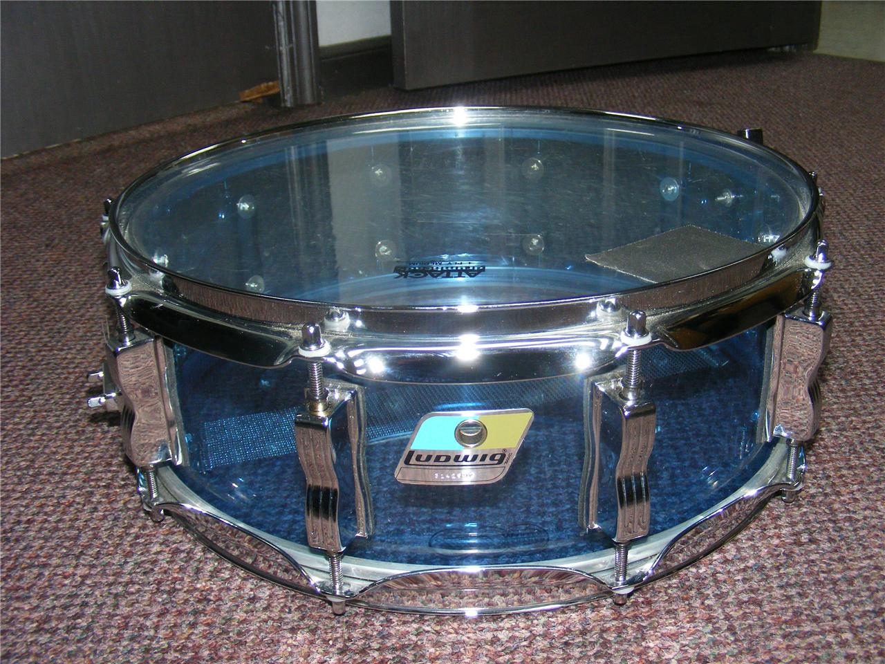 LUDWIG VISTALITE SNARE DRUM. BLUE 5X14.