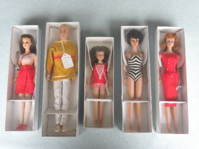 Vintageclothing on 1950 S 60 S Lot Of 5 Vintage Barbie Dolls  Clothing   Accessories
