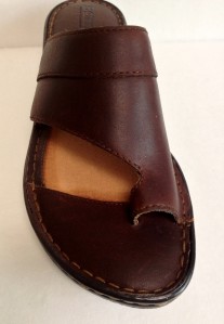 born sandals with toe loop