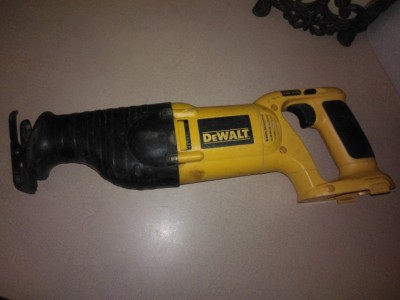 Dewalt 18 Volt Cordless Reciprocating Saw for Parts DW937 Untested No 