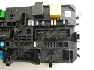 Vauxhall / Opel Zafira fuse box 13222173, 5DK008669-33 ... fuse box for vauxhall zafira 