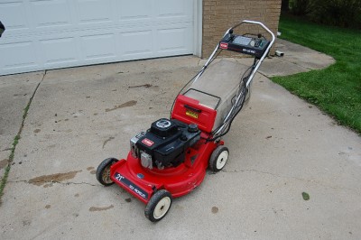 How to clean a carburetor on a honda lawn mower #7