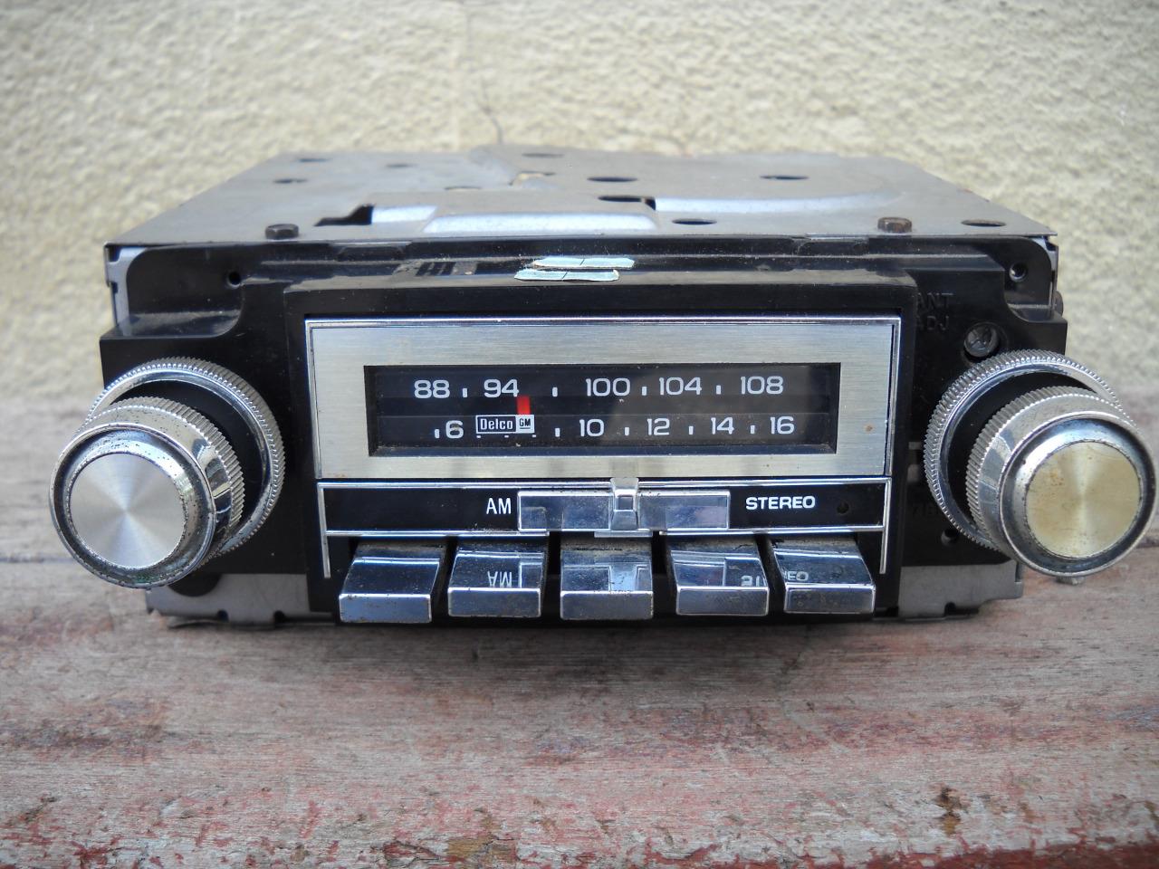 Vintage GM Delco AM/FM Stereo Radio 70s 80s 10BFM1 16009960