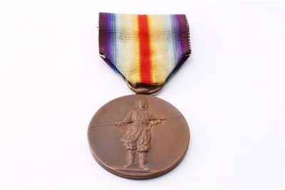 WWI IMPERIAL JAPANESE MILITARY VICTORY MEDAL VTG Army Navy Japan Order Flag WW1