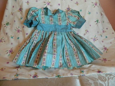 Antique Doll Clothes on Mixed Lot Of Vintage Doll Clothes  Six Dresses   Ebay