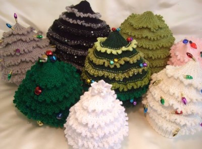 KNITTING PATTERN TO MAKE <em>CRISTMAS TREE HATS</em> IN 9 SIZES SMALL BABY TO